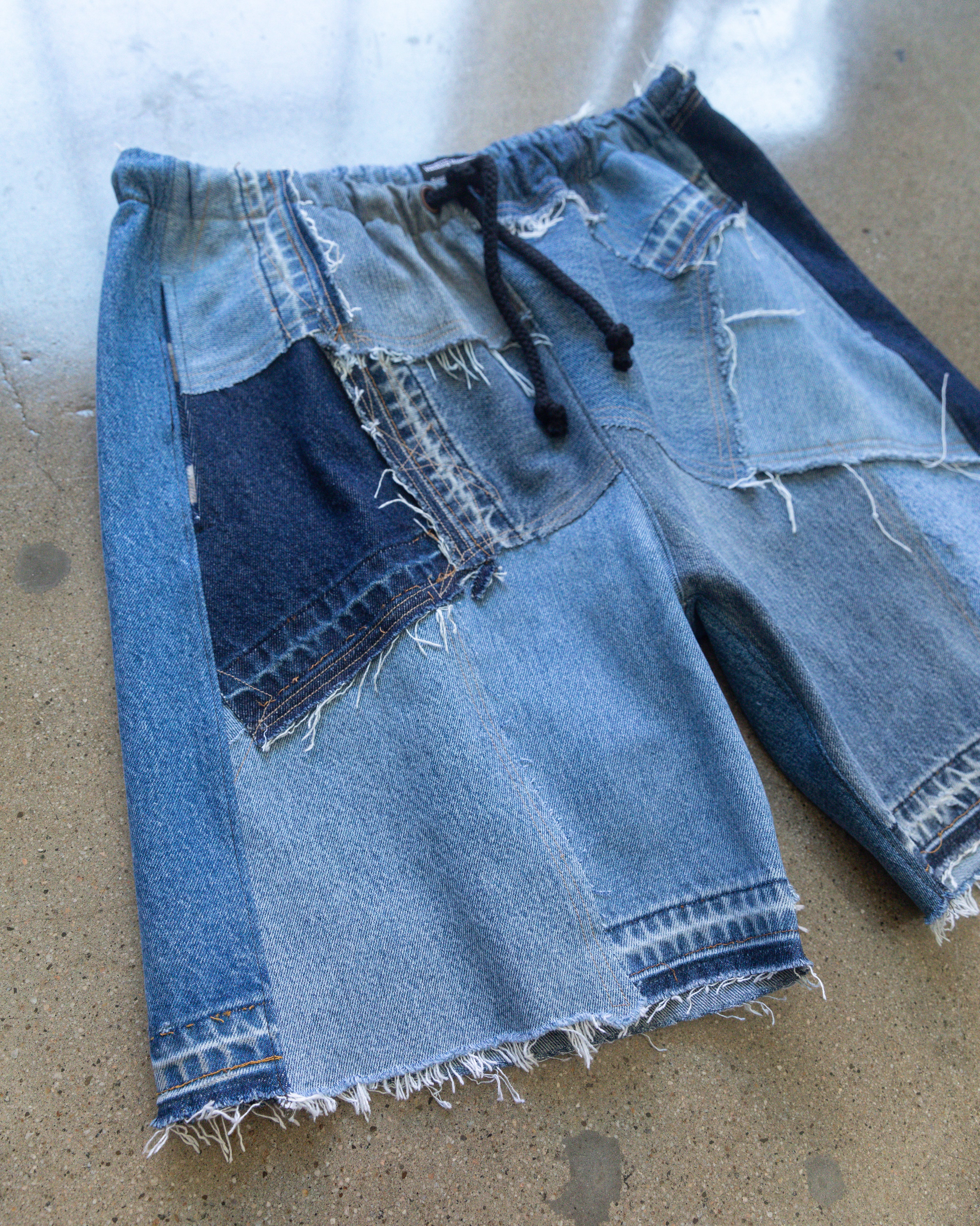 Distressed Denim (L/XL)